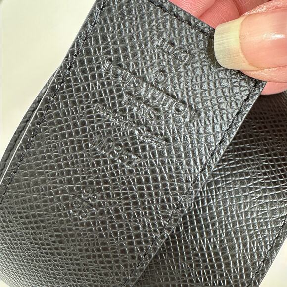 Louis Vuitton Pink LV Initial Reversible Belt Pink & Black Leather 95/38 - Picture 3 of 10